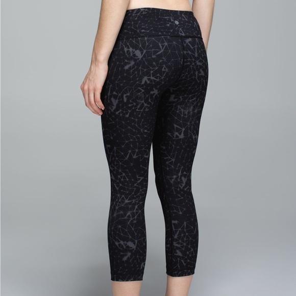 lululemon athletica Pants - Lululemon Leggings Womens 4 Wunder Under Crop II Full-On Luon Star Crushed Gym